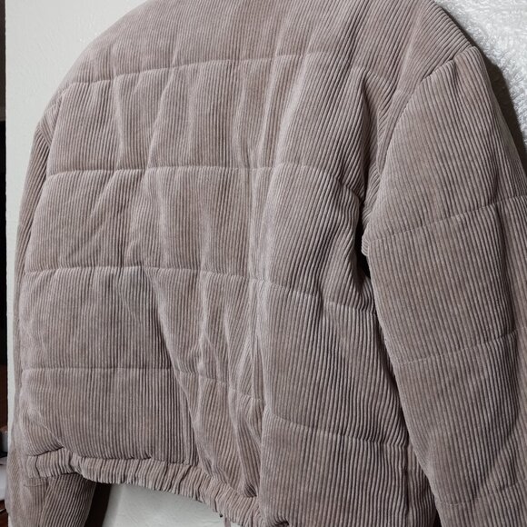 ASHLEY OUTWEAR BY 26 Cropped Puffer Jacket Size XL - Picture 6 of 7